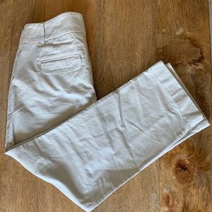 Women’s straight leg cream colored pants